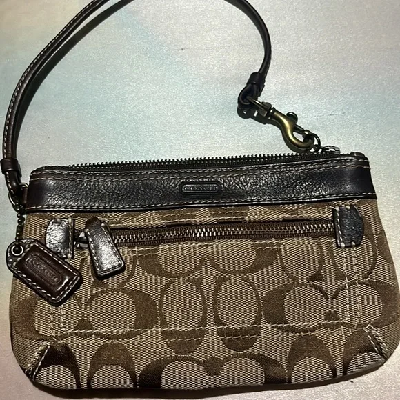 Coach small wristlet. - Picture 2 of 3